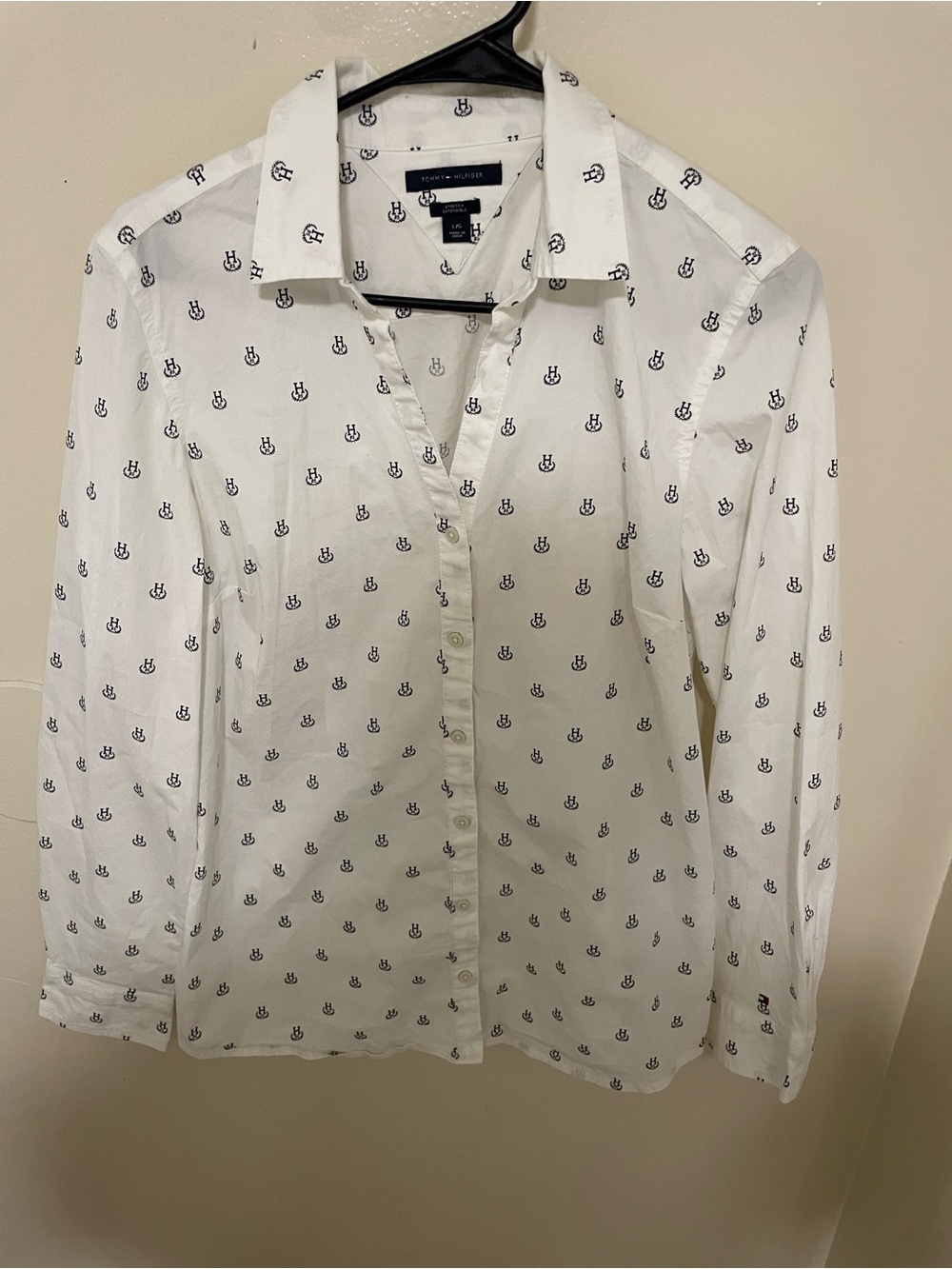 ✨Tommy Hilfiger Button Up Long Sleeve Size Large - Picture 1 of 9